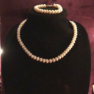 Real Pearl Necklace and bracelet set